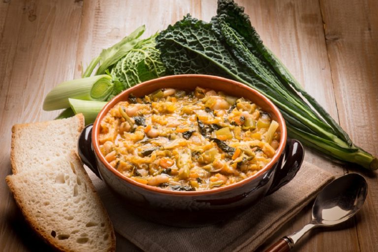 Lezioni di cucina. Ribollita Toscana
